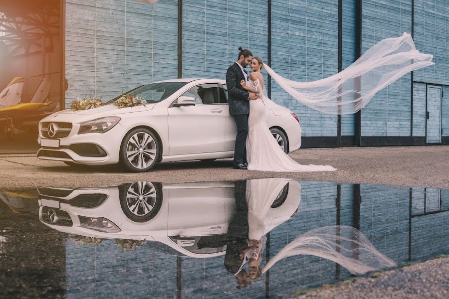 Fotografo di matrimoni Piotr Myszkowski (onewayloveticket). Foto del 31 ottobre 2019