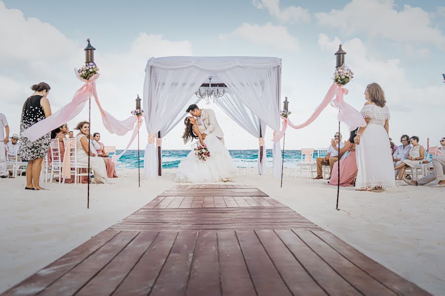 Fotógrafo de casamento Lucas Luciano (lukaslucianoph). Foto de 25 de junho 2020