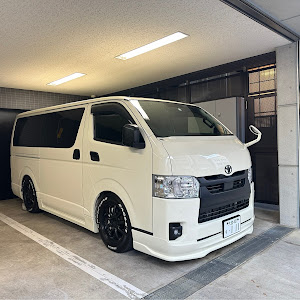 ハイエースバン TRH200V