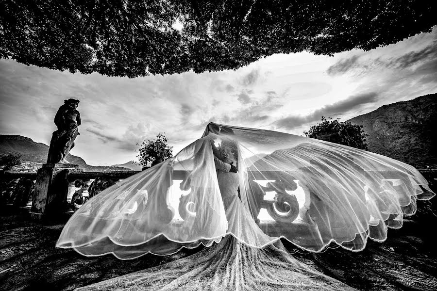 Fotógrafo de casamento Cristiano Ostinelli (ostinelli). Foto de 28 de outubro 2019