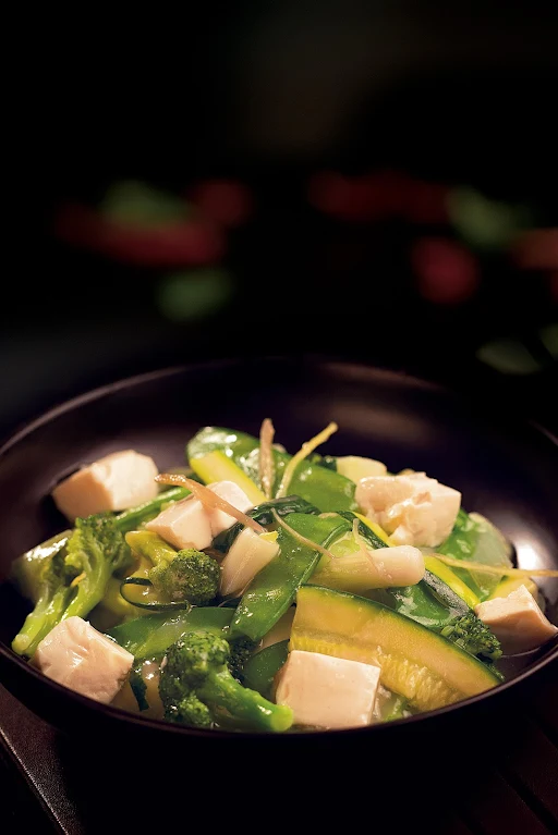 Nong Steamed Chinese Greens And Tofu In A Mild Ginger Sauce(Mc)