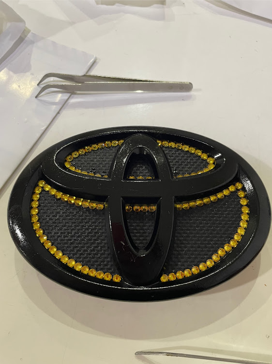 ヴォクシーのDIY・ステッカーチューン・洗車したい・けどめんどくさい（笑）・誰か洗ってください（笑）に関するカスタム事例の投稿画像8枚目