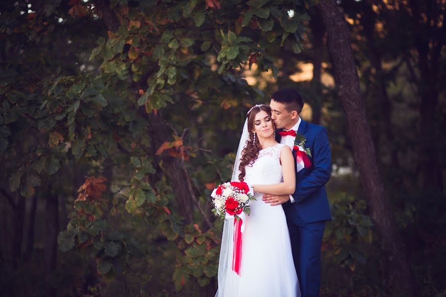 Fotógrafo de bodas Ekaterina Baturina (photoshishavl). Foto del 12 de octubre 2015