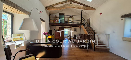House with garden 3