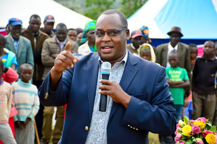 Former Keiyo South MP Jackson Kiptanui addressing peace meeting in Elgeyo Marakwet.