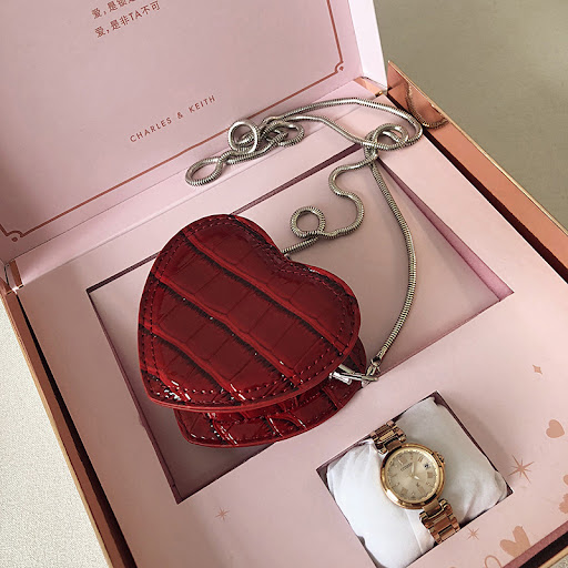 Title 2, Mini pochette per rossetto, laccessorio perfet...