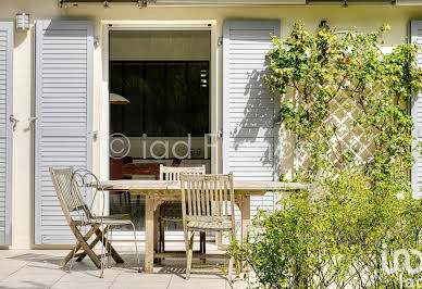 House with pool and terrace 4