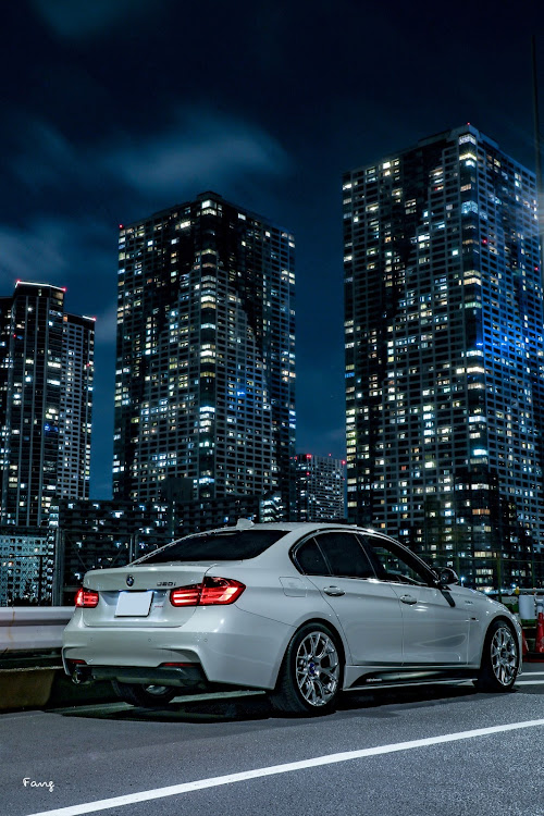 3シリーズ セダンのBMW・BBS・discover＿ct・夜景・タワーマンションに関するカスタム事例の投稿画像4枚目