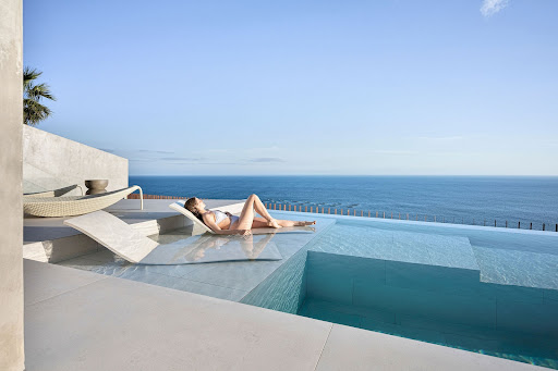 Maison contemporaine avec piscine en bord de mer 5