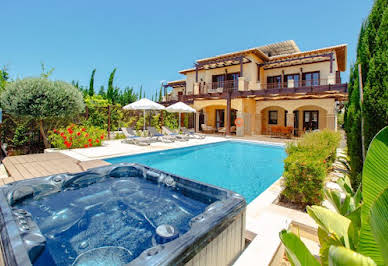 Villa with pool 17