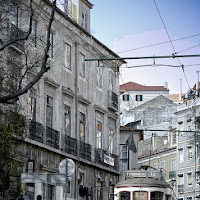 Yellow tram di 