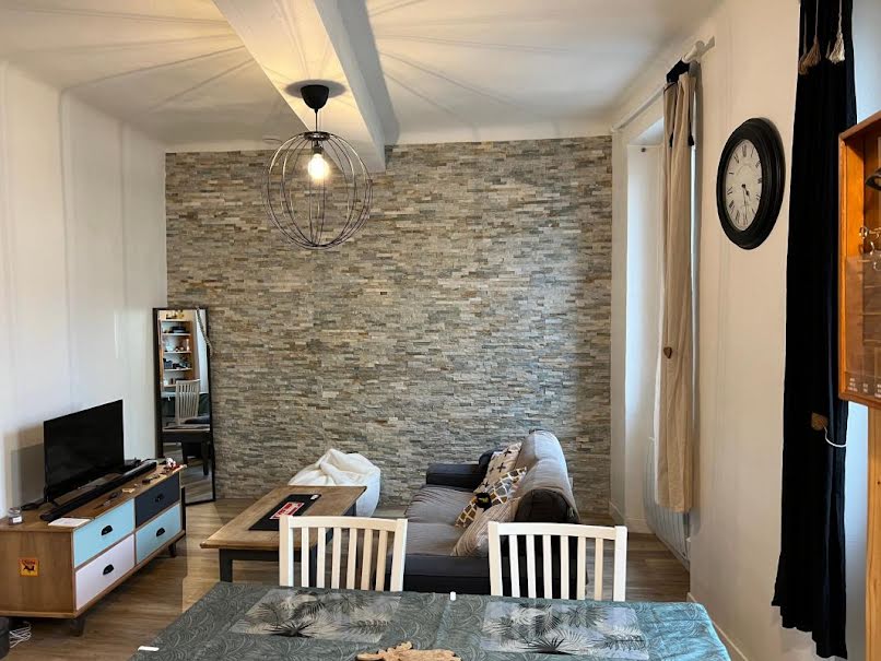 Location meublée appartement 3 pièces 55 m² à Toulon (83000), 800 €