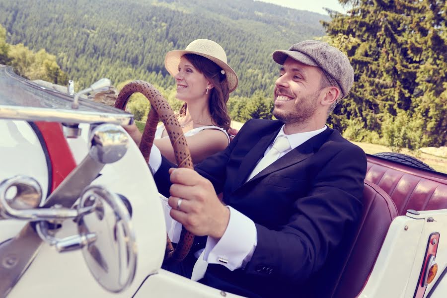 Fotógrafo de casamento Pavel Nejedly (pavelnejedly). Foto de 13 de fevereiro 2016