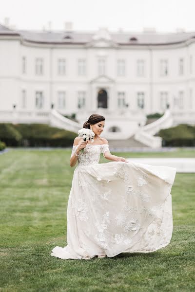 Fotografo di matrimoni Anastasija Finestories (anastasijaserge). Foto del 29 maggio 2019