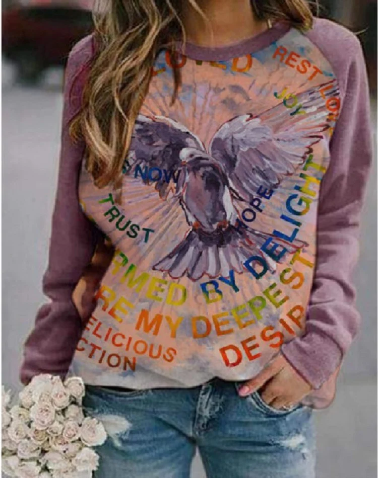 Sweat-shirt femme à manches longues et col rond, confortable et polyvalent. Parfait pour un look décontracté au quotidien, un incontournable.