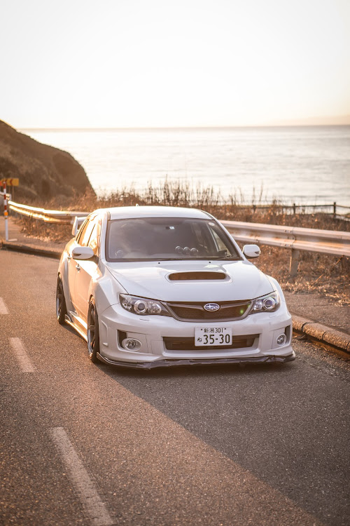 インプレッサ WRX STIの夕日と愛車に関するカスタム事例の投稿画像2枚目
