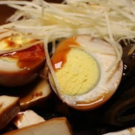 雙月食品社
