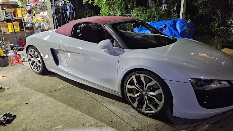 玉フックさんが投稿したR8のけいた君登場・初マフラー交換はスーパーカー🤣・素敵なV10排気圧力・アウディ R8 スパイダーに関するカスタム事例の投稿画像15枚目