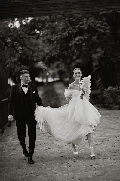 Wedding photographer Yuliya Nechepurenko (misteria). Photo of 31 March 2023