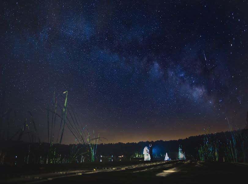 Fotógrafo de casamento Aleksey Khvalin (khvalin). Foto de 11 de agosto 2016