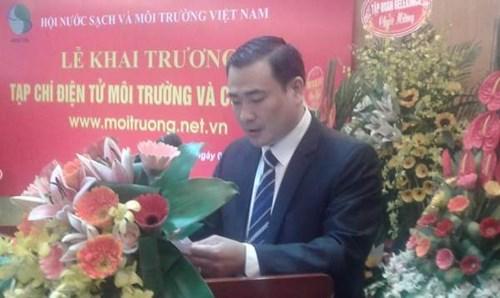 Ông Nguyễn Văn Toàn Tổng biên tập Tạp chí Môi trường và Cuộc sống phát biểu tại lễ khai trương.