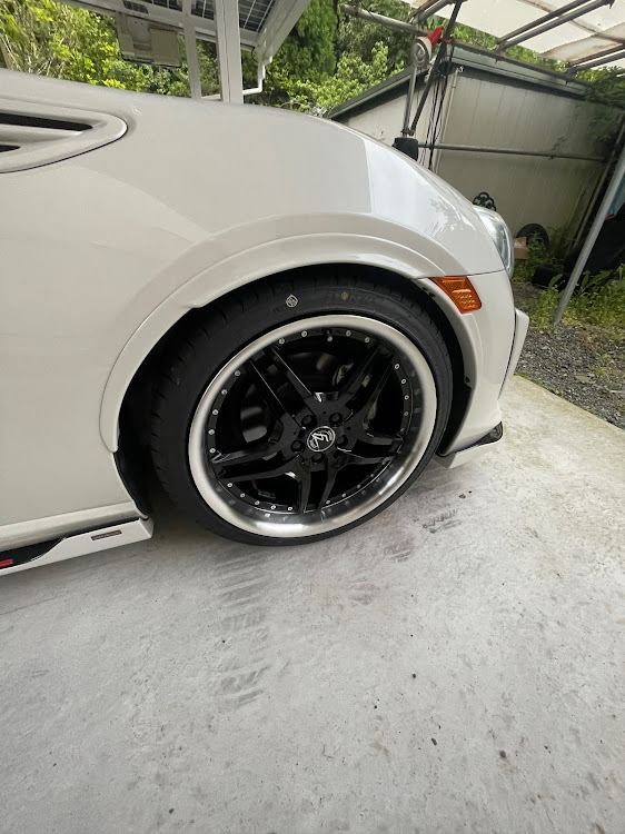 86の86BRZ・低いようで低くない少し低い車・スーパーチャージャー仕様・愛車に乗りたい禁断症状・梅雨入りか？☔️に関するカスタム事例の投稿画像3枚目