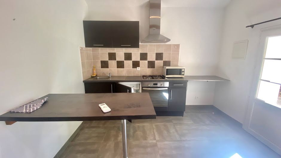 Location  appartement 1 pièce 30 m² à Raphèle-lès-Arles (13280), 600 €