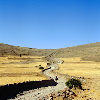 OLTRE LE COLLINE di 