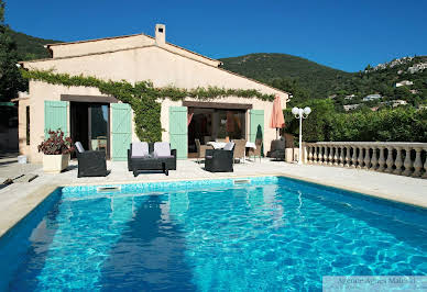 Villa avec piscine et terrasse 7