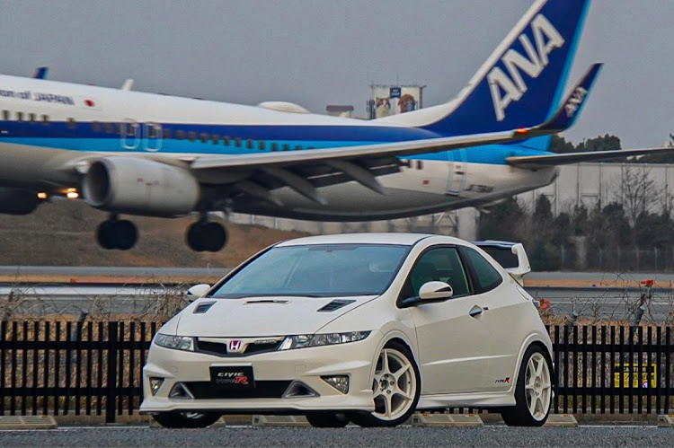 シビックタイプRユーロの初飛行機撮影・初飛行機コラボ・車両の撮影とはやっぱり違う🤔・試行錯誤の撮影・撮影練習中に関するカスタム事例の投稿画像9枚目