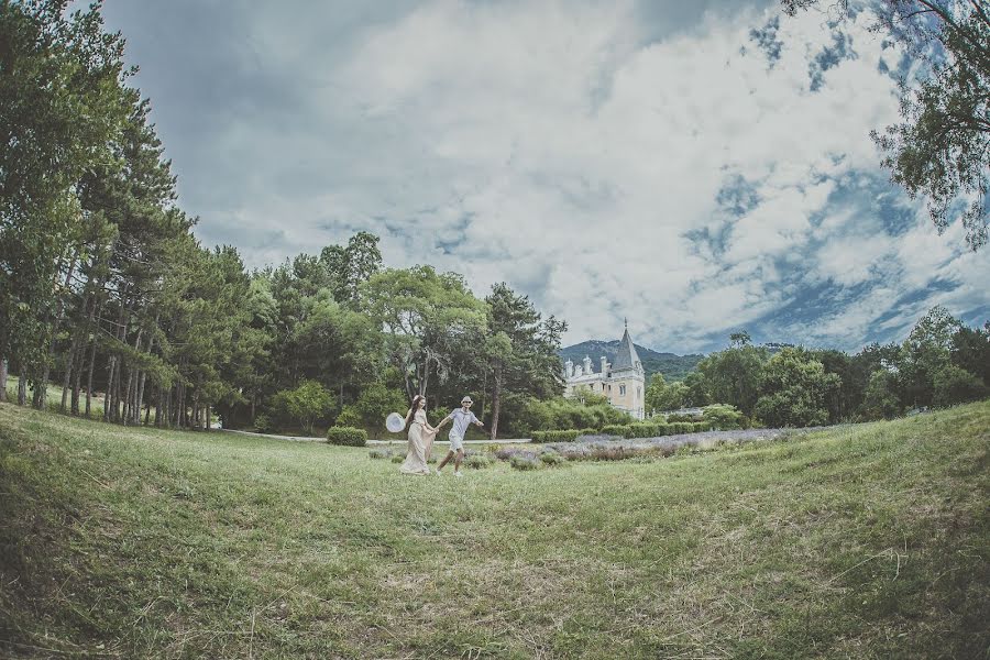 Wedding photographer Valentina Piksanova (valiashka). Photo of 17 August 2013