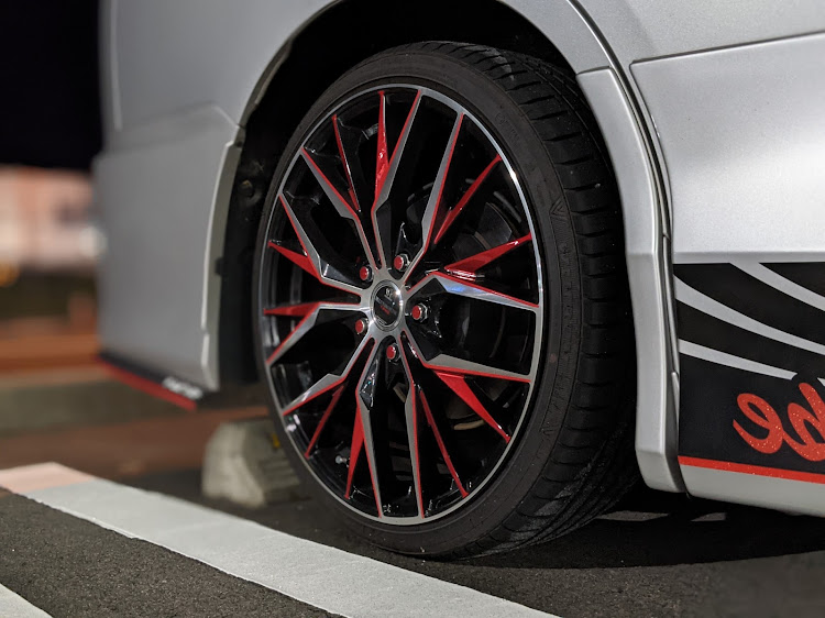 ヴォクシーのチームピンスト・No.001・コロナが早く終息しますように・チーピン看板に関するカスタム事例の投稿画像7枚目