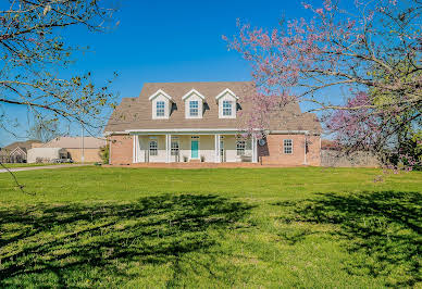 House with pool 2