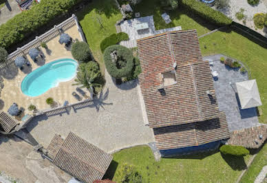 Villa with pool 2