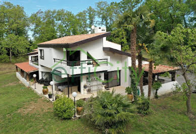 Maison avec terrasse 1