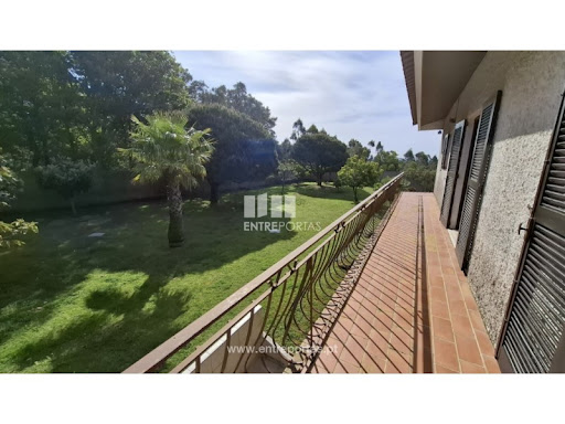 Maison avec jardin et terrasse 5