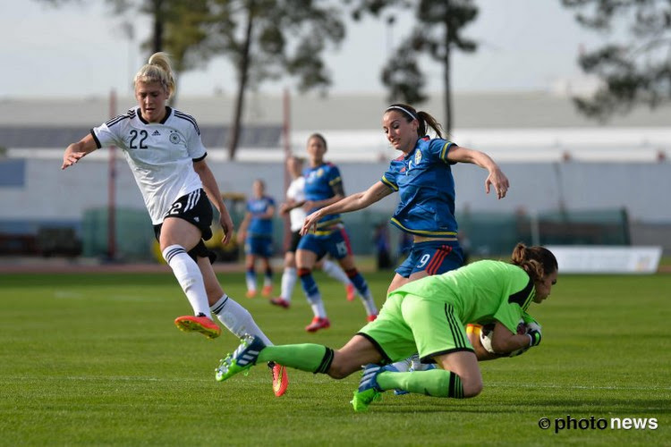 🎥 Straf: Zweedse topspeelster komt met hattrick in drie minuten