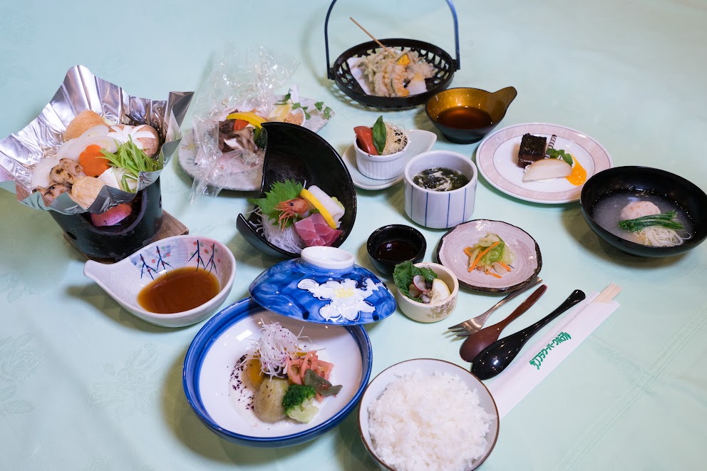 ２０１５年冬宿泊スタンダードコースの夕食膳（2,800円）・サンフラワーパークホテル