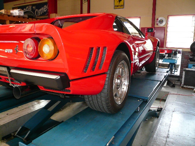 さとるスペチアーレさんが投稿したフェラーリ288GTO・ピニンファリーナ・レオナルド・フィオラヴァンティ・限定台数272台に関するカスタム事例の投稿画像5枚目