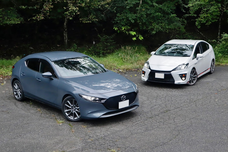 プリウスのドライブ・振り返り投稿・友達とコラボ・Mazda3に関するカスタム事例の投稿画像1枚目