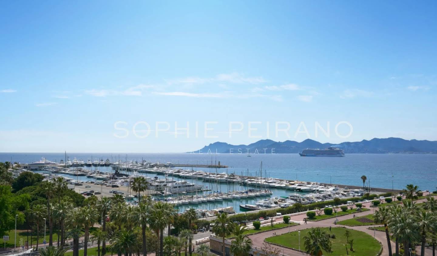 Apartment with terrace Cannes