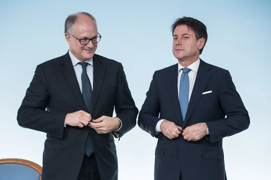 Il premier Giuseppe Conte e il ministro dell’economia Roberto Gualtieri