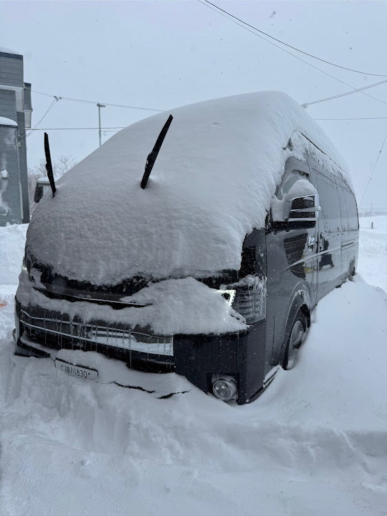 ハイエース スーパーロングの北海道・ハイエース200系・雪と愛車・51CLUB・ハイ天に関するカスタム事例の投稿画像1枚目