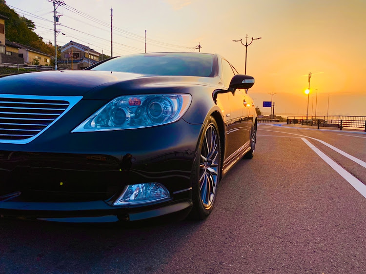 LSのLS460・大分・おおいた・めざせPickupcarsに関するカスタム事例の投稿画像1枚目