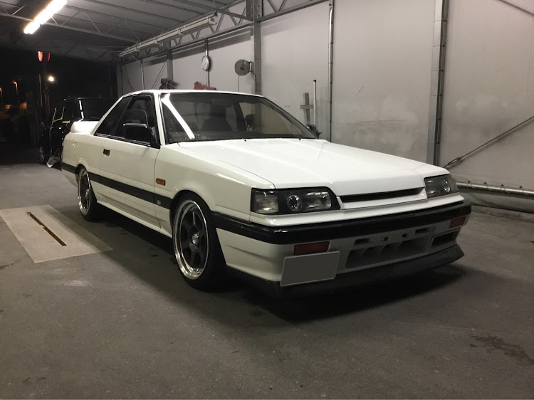 スカイラインの右斜め前写真展・スカイライン・R31スカイライン・HR31・R31に関するカスタム事例の投稿画像4枚目