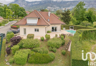 Maison avec piscine et terrasse 5