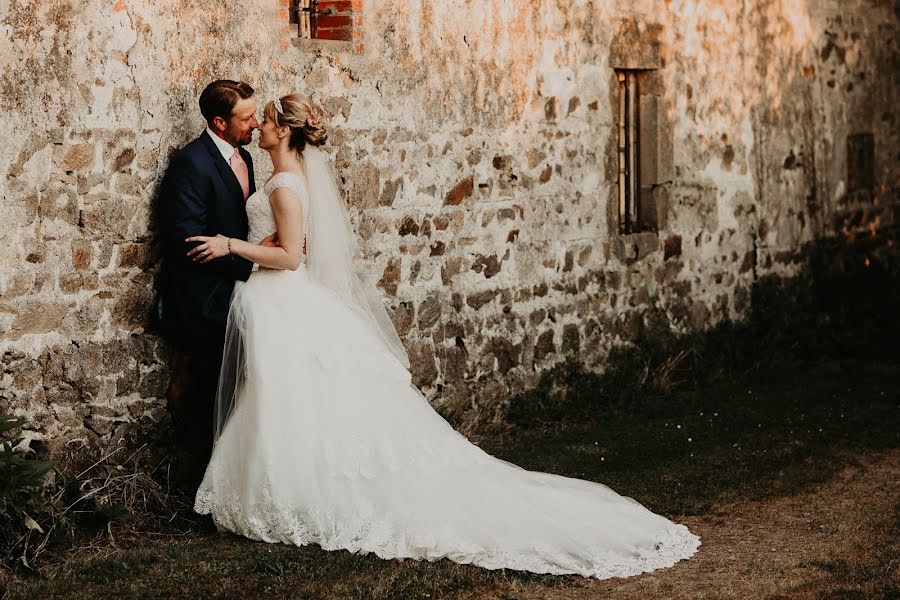 Fotógrafo de bodas Sammy Taylor (samanthataylorph). Foto del 2 de julio 2019