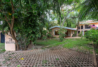 Maison avec piscine et jardin 3