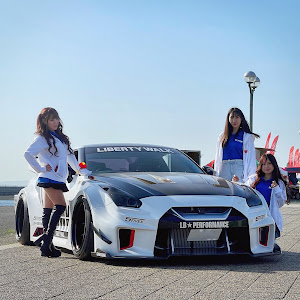 NISSAN GT-R