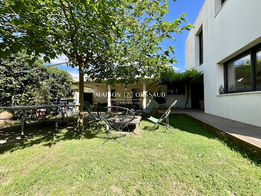 House with pool 2